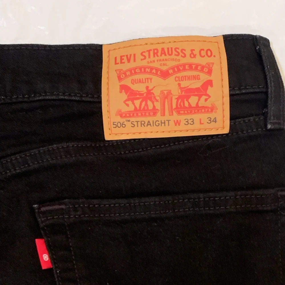 Levi's 501 Original Fit Dark Wash Button Fly Men's Jeans 30x32